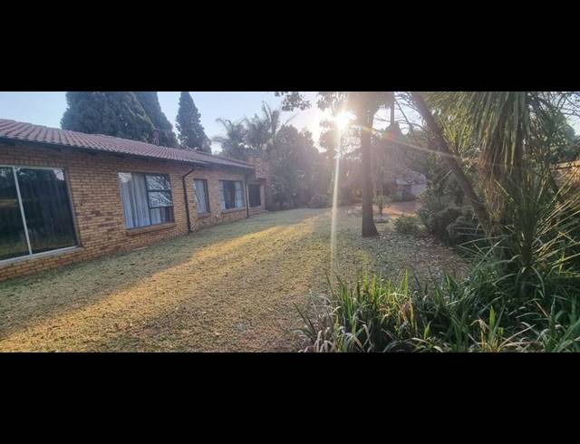 4 BEDROOM HOUSE FOR SALE IN SONNEVELD